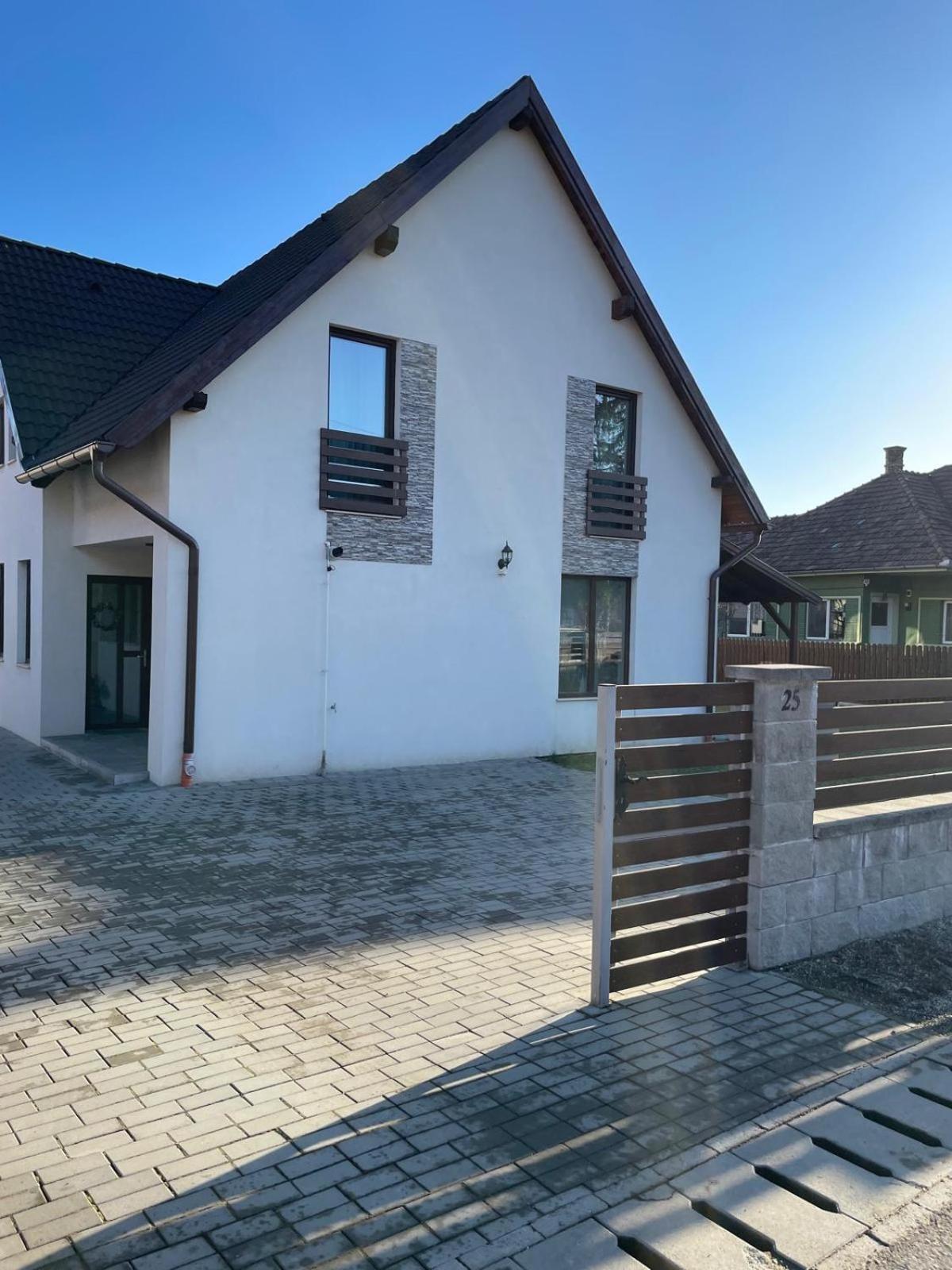 Fenyo Apartman House I Одорхею-Секуєск Екстер'єр фото